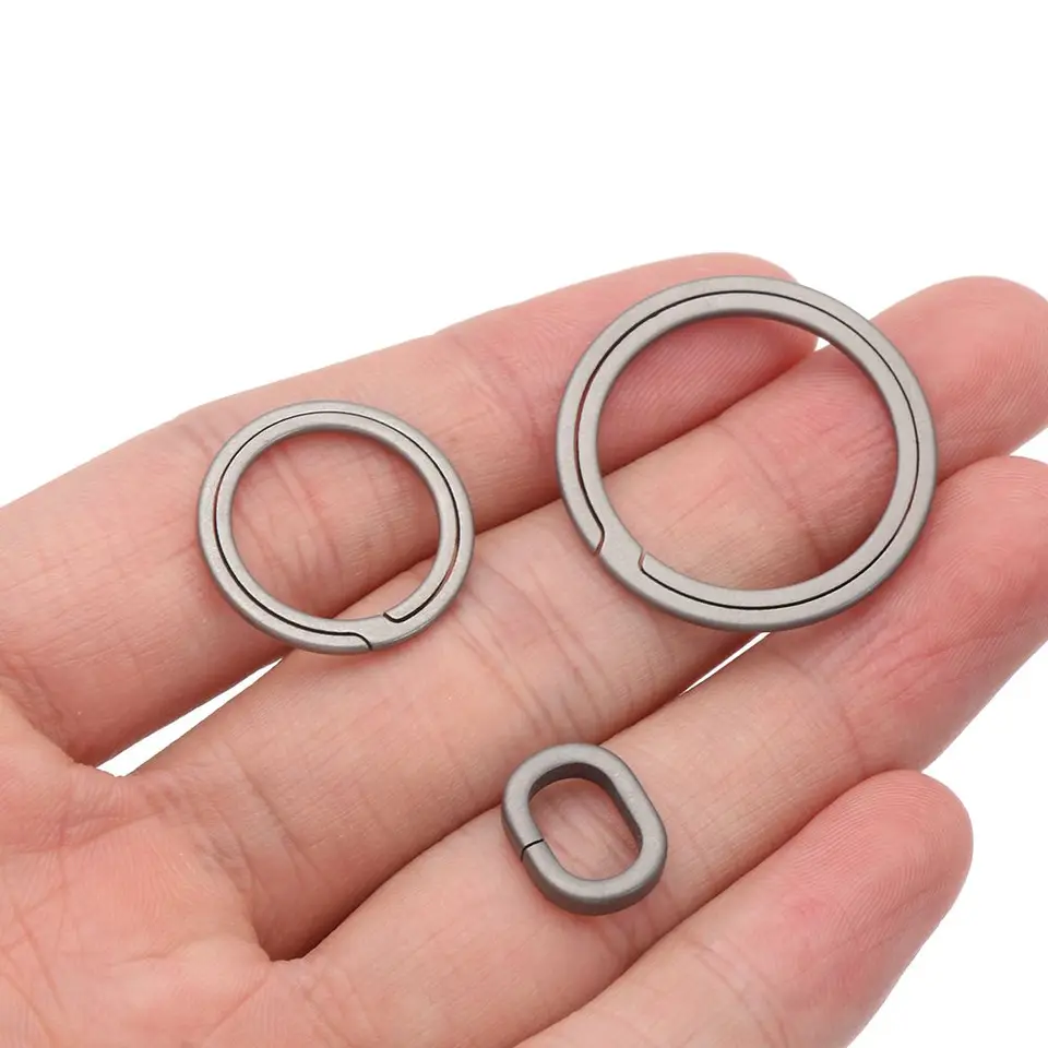 Skutočné titánové zliatiny Kľúčové krúžky Kľúčové kľúče pracka prívesok Super ľahký muž Car Keychain pre mužov
