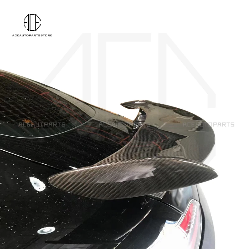 Skutočné zadné spojlery zadného spojlera pery pre Mercedes Benz AMG GT AMG GTS AMG GTR Zadné krídla kmeňa pre 2 dvere