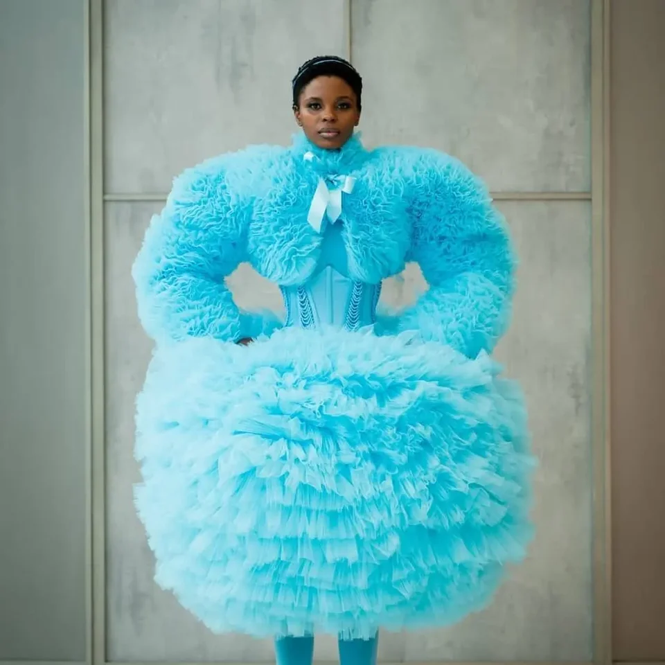 Sky Blue Tulle Prom šaty High End Layed Tulle Party Šaty odstupňované formálne šaty s plným rukávom s korzetom pre rozprávkové dievčatá