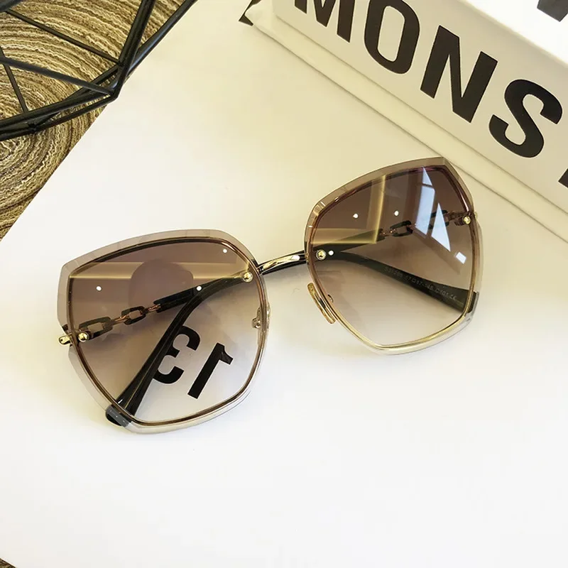 Slávny dizajn značky Rimless Women Slnečné okuliare Luxusné okuliare Lady Sun Glass Woman 2024 Gradient Pink Blue Lens Eyele Square