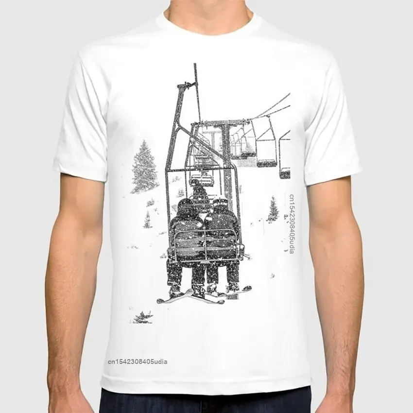 Snehový výťah lyžiarsky kreslo výťah Colorado Mountains Čierne a biele snowboarding vibrácie Photography T tričko Vintage obrázky