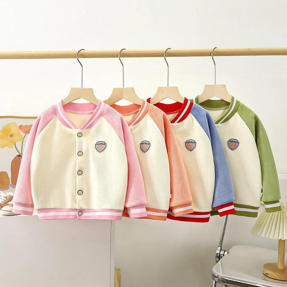 Spring Autumn Detská bunda Coat Outdoor Fleece Kids Cardigan Coats Nové veterné baseballové bundy s kabátmi pre detské oblečenie
