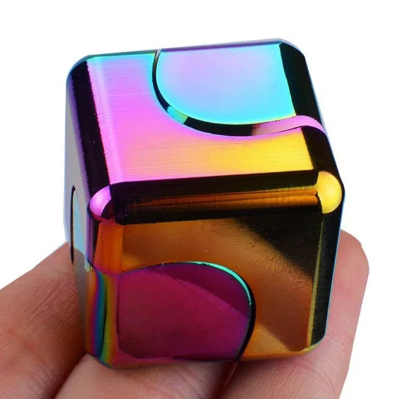Square Fidget Spinner Cube EDC kovová zliatina Gyro Magic Dice Desk Vent Stres Stres Relife Hračky pre ADHD autizmus pre deti