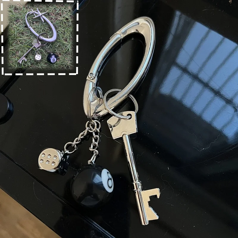 Starlight Lucky Dice Keychain Black 8 fľaša Luxusný batoh Pre prívesok pre ženy Kľúčový estetický punk kľúča módne doplnky