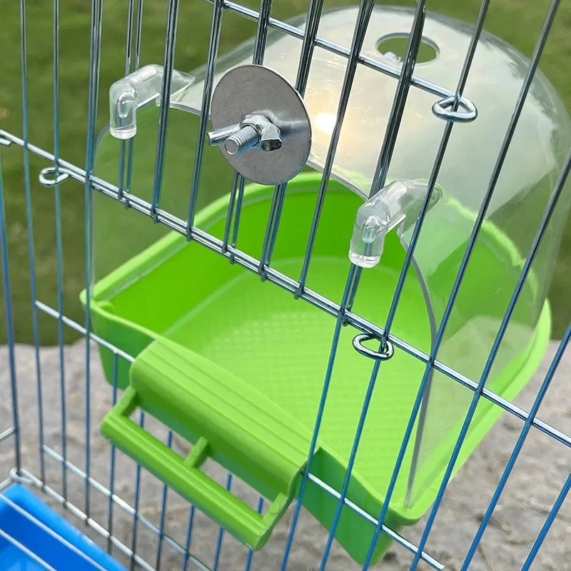 Starlings, Cockatiels, Pivonky, Budgies a papagáje sa môžu použiť na vybalenie v kúpeli a priehľadné vane vane pre vtáky