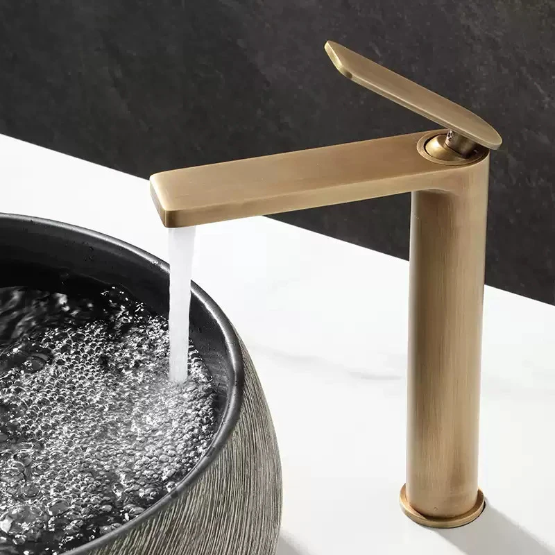 Starožitné mosadzné povodie Faucety s jednou rukoväťou kúpeľňou Mixer Tap Dalk Hote a studená voda žeriav kúpeľňa umývadla Faucet