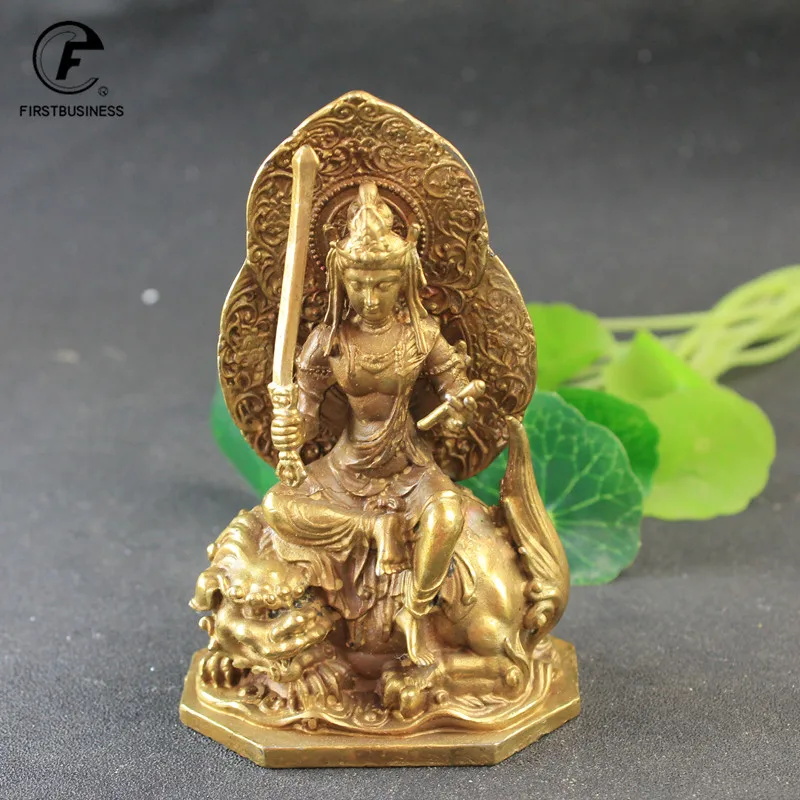 Starožitný medený tibetský budhizmus, ktorý drží meč Manjushri Bodhisattva Buddha Riding Mythical Beast socha remeselníkov