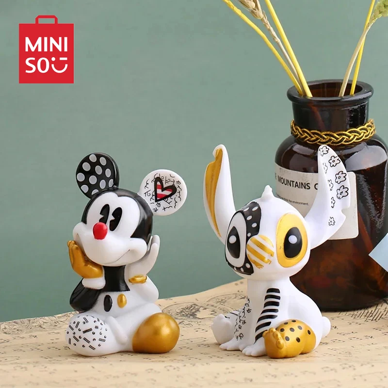 Stitch Mickey Mouse Action Figure Disney Miniso Kawaii Cartoon Plastics Figurín Car Home Decoration Zbierka detí Hračky