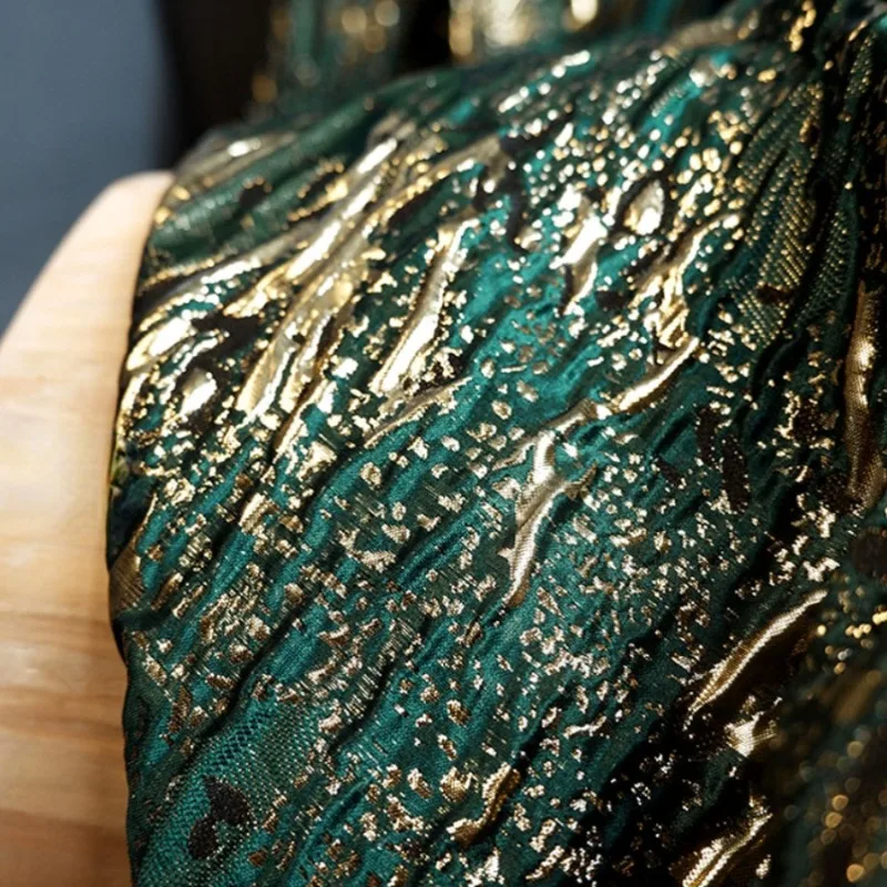 Super konkávna a konvexná textúra Green-Gold Trojrozmerná Jacquard Textúra Reliéfna látka Vysokej kvality Hanfu Designer Tkanina