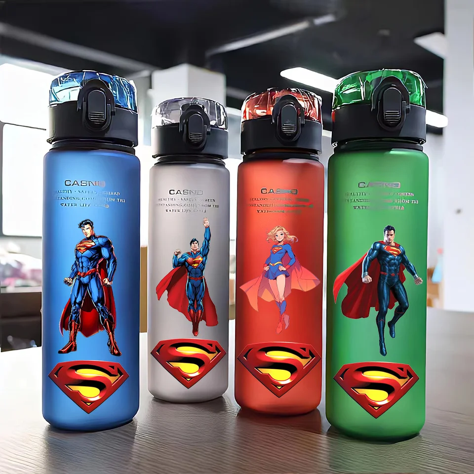 Superman 560 ml štyri farebná matná voda pohár prenosná veľká kapacita Vodná šálka vonkajšia športová fľaša s vodou Clark Kent