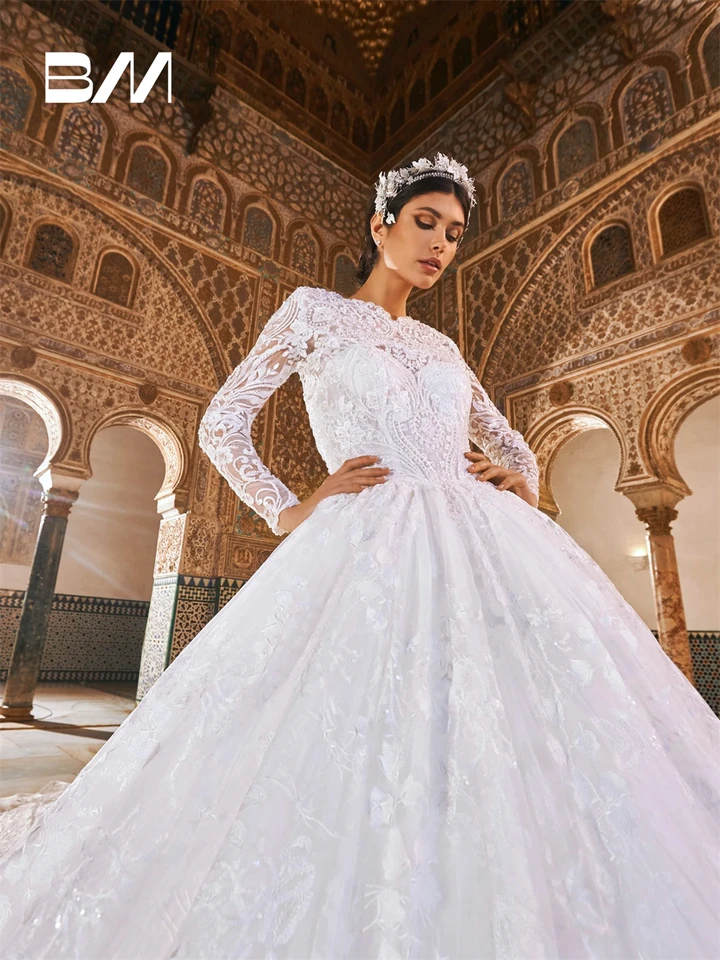 Svadobné šaty s loptičkami pre ženy Full Ruckves Scrend ​​Lace Lace Dámske šaty Súdny vlak White Svadobné šaty Vestidos de Novia