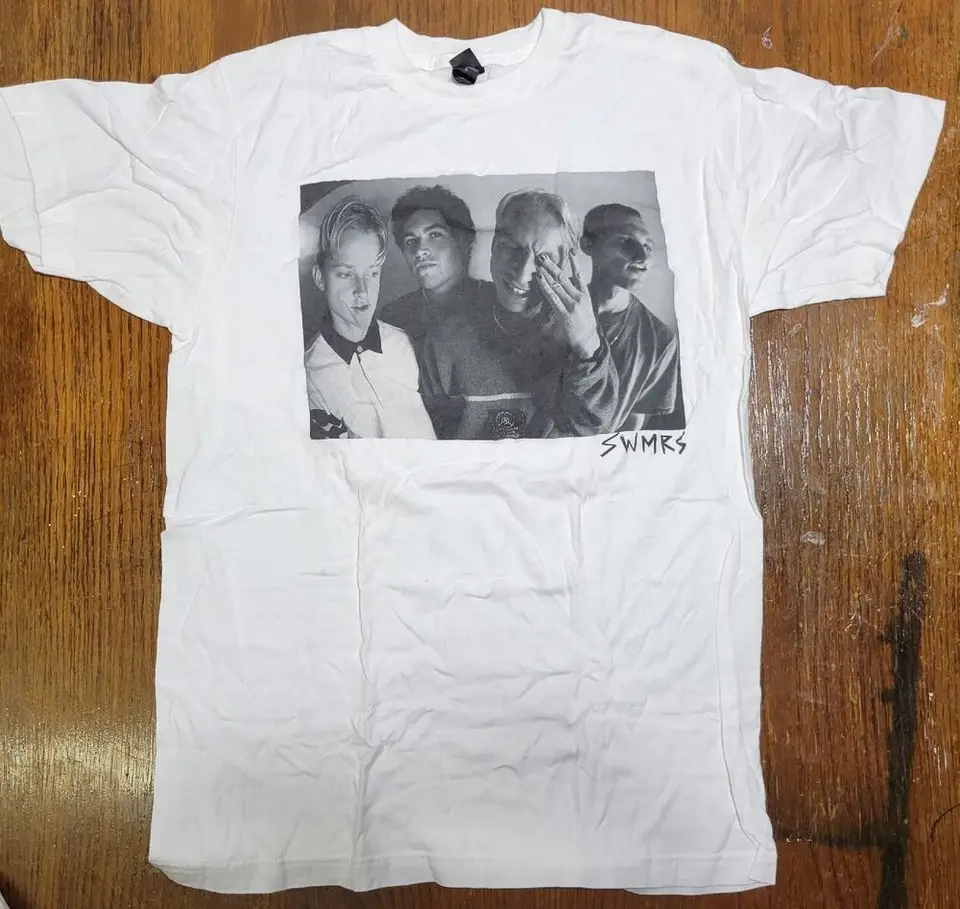 SWMRS SURF PUNK WHITE THIRNE PUNK ROCK Dámske stredné koncertné pásmo Photo
