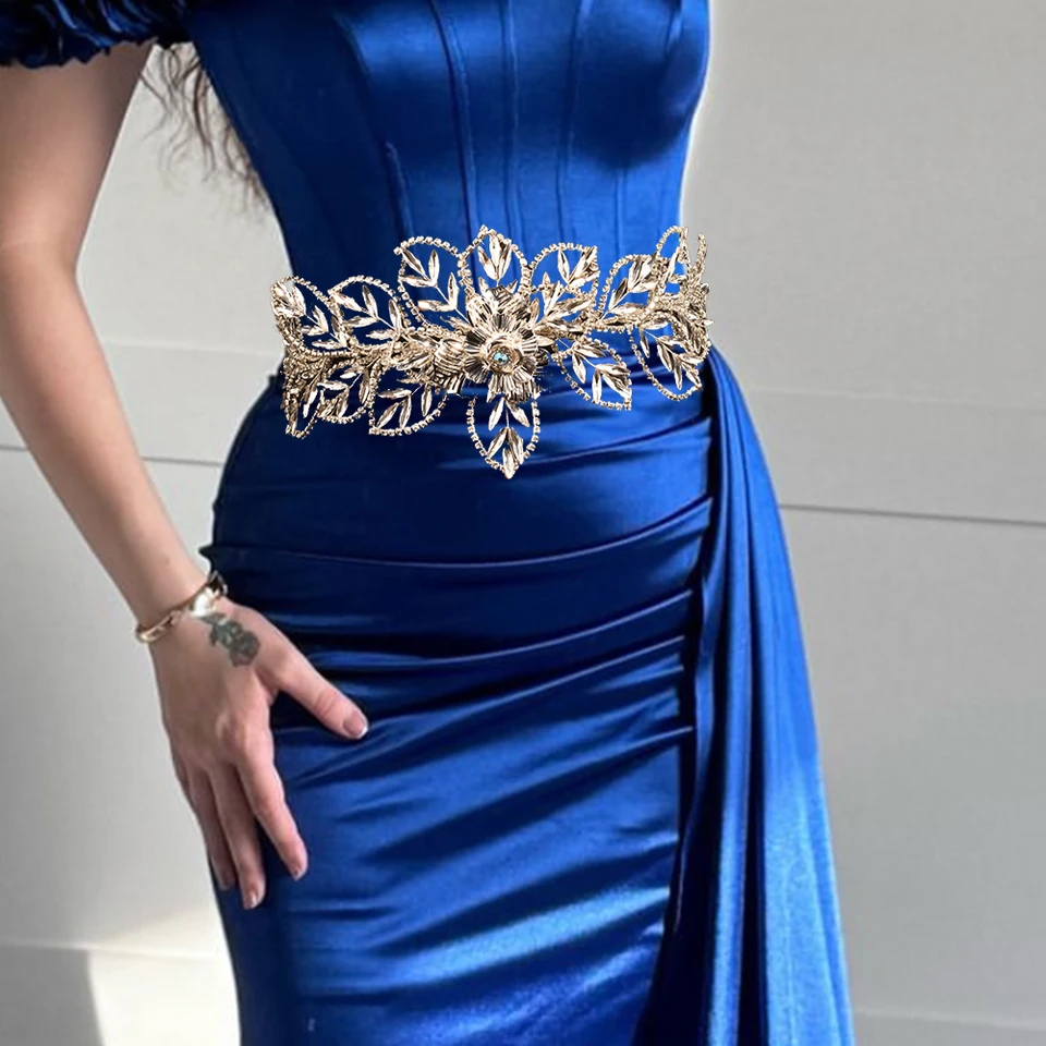 SZ105 Svadobný pás Strieborné svadobné šaty Sash Belt Crystal Shinestone mimo bieleho lesklého zdobenia Doplnky večierky Dekorácia