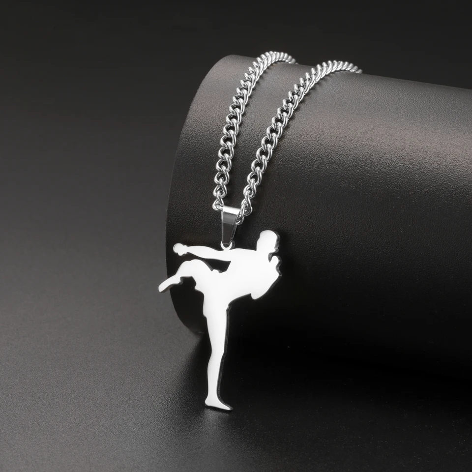 Teamer Taekwondo Figure Petdant Náhrdelník pre mužov z nehrdzavejúcej ocele Cool High Kick Športové šperky priateľ priateľ 2024 Veľkoobchod