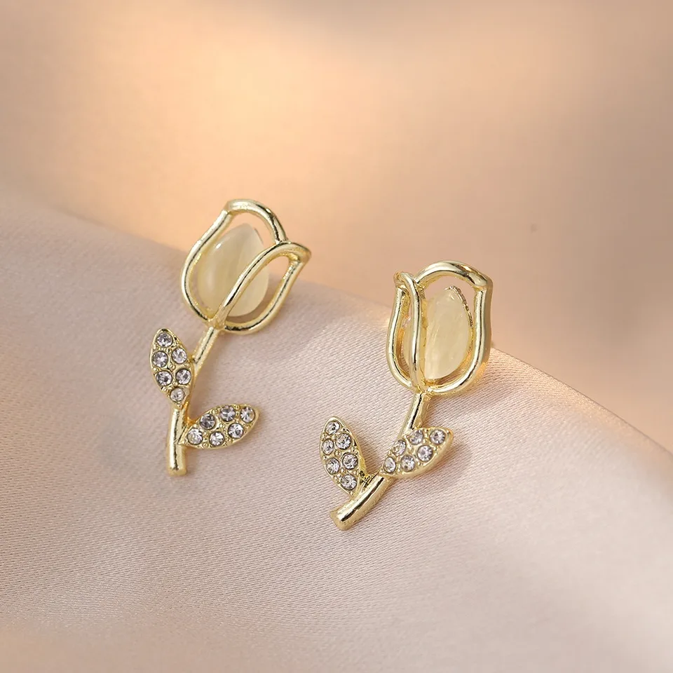 Temperament Tulip Flower Opal Stud náušnice pre ženy retro klasická nehrdzavejúca oceľ zirkón Kórea Trendy šperky Darček darček