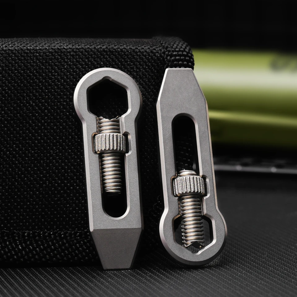 Tgzuo Pry Bars Titánium zliatiny páčidlá Hexagonal skrutkovač Keychain Prívesok Multifunkčný nástroj prenosný vreckový nástroj
