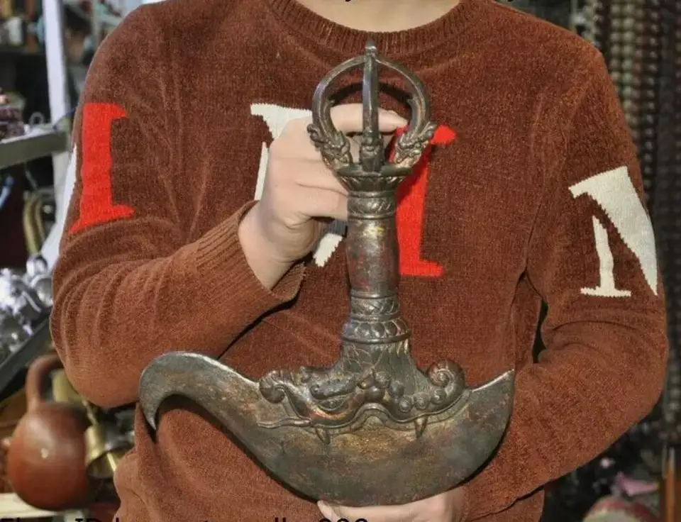 Tibetský budhizmus bronzová pozlátená sekera Vajra Dorje Phurpa exorcizmus talisman socha Talisman