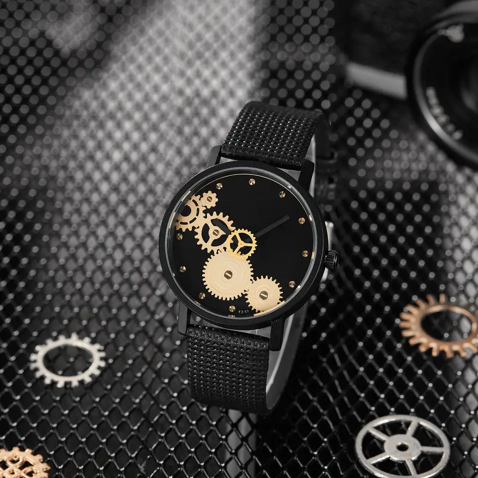 Top Quartz Watch Men Creative Wristwatches Mens Gear Gear Hollow Art Dial Vysoko kvalitný pás Montre Homme 2023