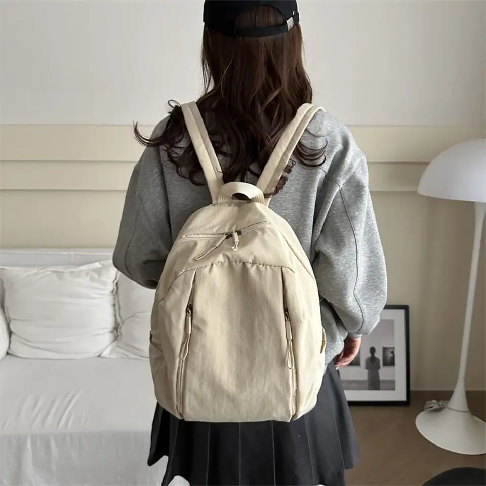 Trendy nylonový cestovný batoh veľké kapacity Kórejské dospievajúce batoh Lightweight Simple Student Schoolback pre mužov a ženy
