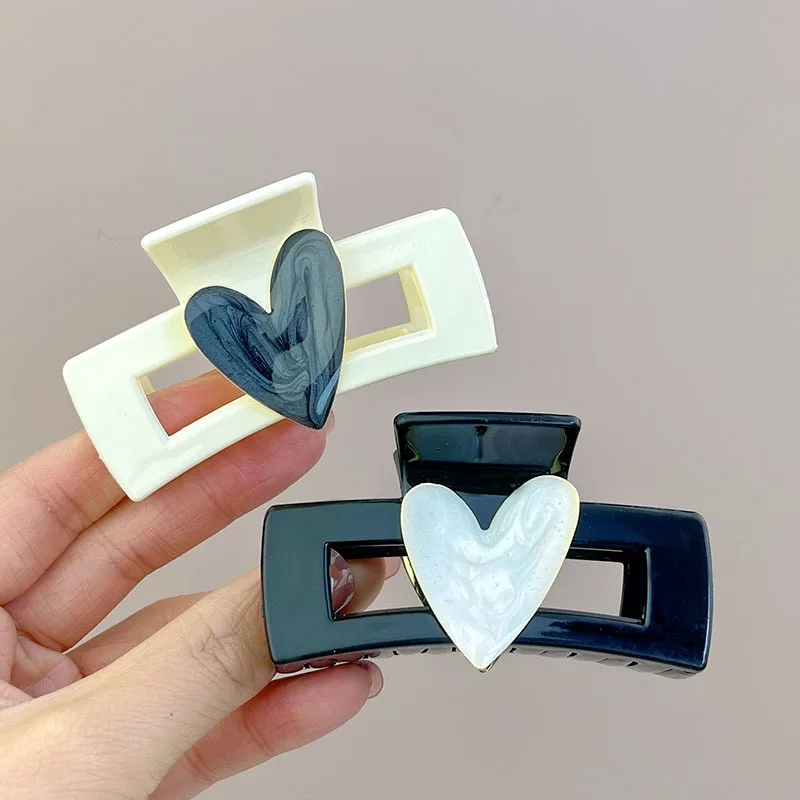 Trendy smaltované srdiečko CLOW CLOP pre ženy dievčatá minimalistické čierne biele akrylové barrette cytail cvrovinky Vlasové doplnky