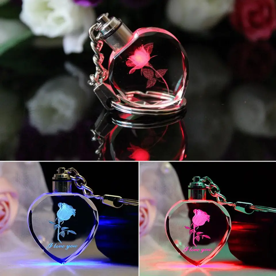 Trendy umelé krištáľové ružové kvetiny kvetinové kľúče reťaz LED svetlá Klávesové kľúče Klávesové reťaze milovníci páry Kľúčenky Valentines