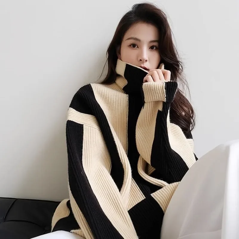 Turtleneck Pullover Čierny a biely pruhovaný sveter Ženy 2024 Jeseň/zima Vonkajšie opotrebovanie jemného módneho elegantného klieta