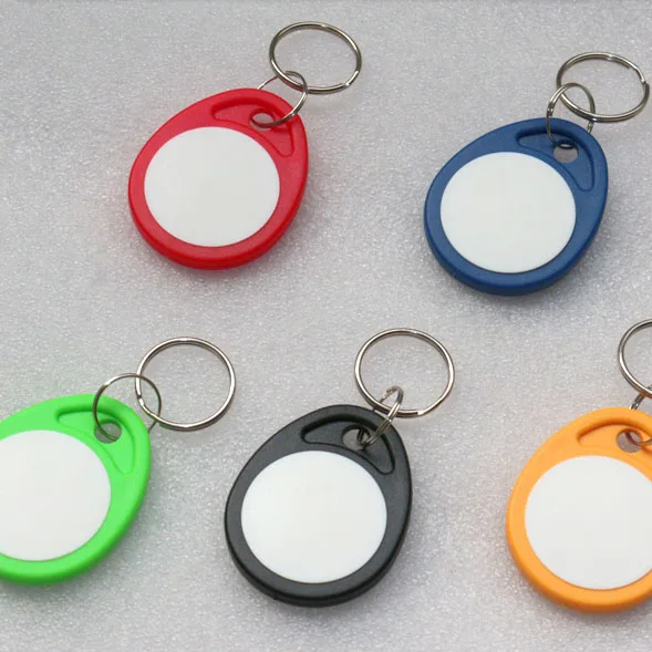 UHF Key FOBS RFID Pasívne karty 6C Gen2 Tags KeyFobs 100ks/veľa