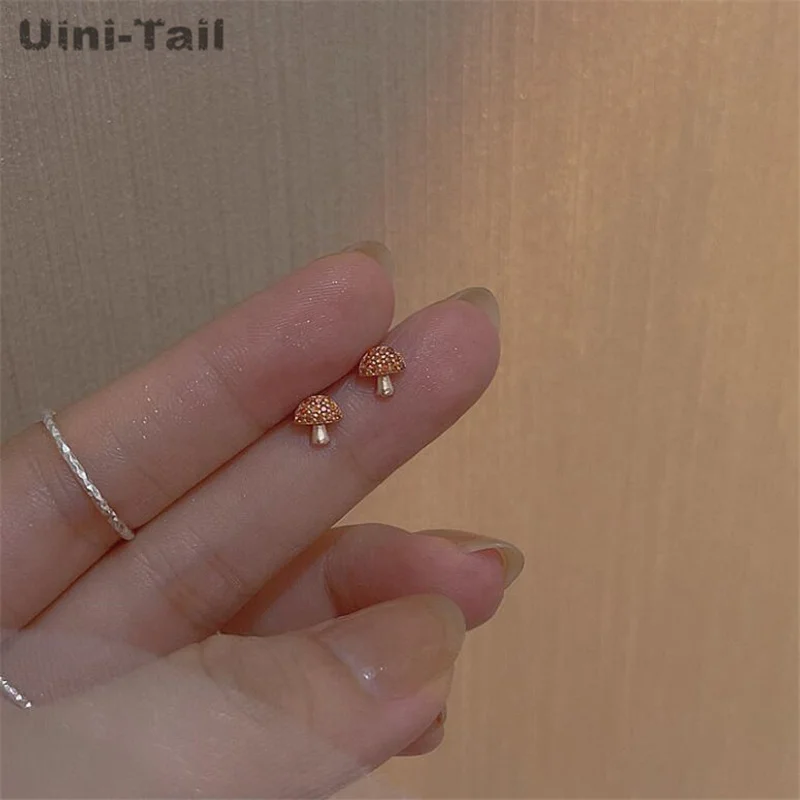 Uini-Tail Hot Predaj nových 925 tibetských striebra vynikajúce mini huby náušnice temperamentu Lixus luxusné denné dochádzajúce náušnice
