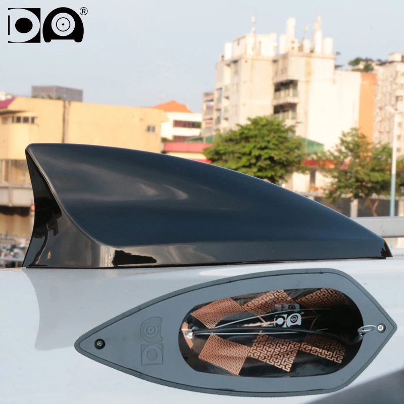 Universal 5D Shark Fin Anténa automatické autá Radio Aerials FM AM Stronger Signal Piano Paint pre Ford Focus II Escape