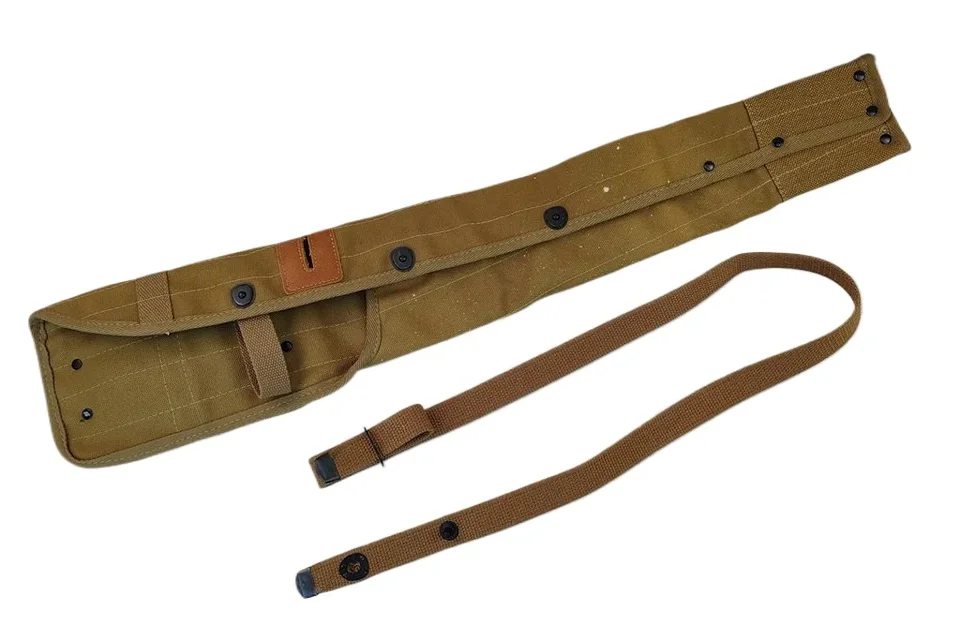 Uši. WWII Americká armáda M1936 Webbing Equipment Belt a M1 Carbine Canvas Caster Case a M1 Carbine Rifle Army Body Sling