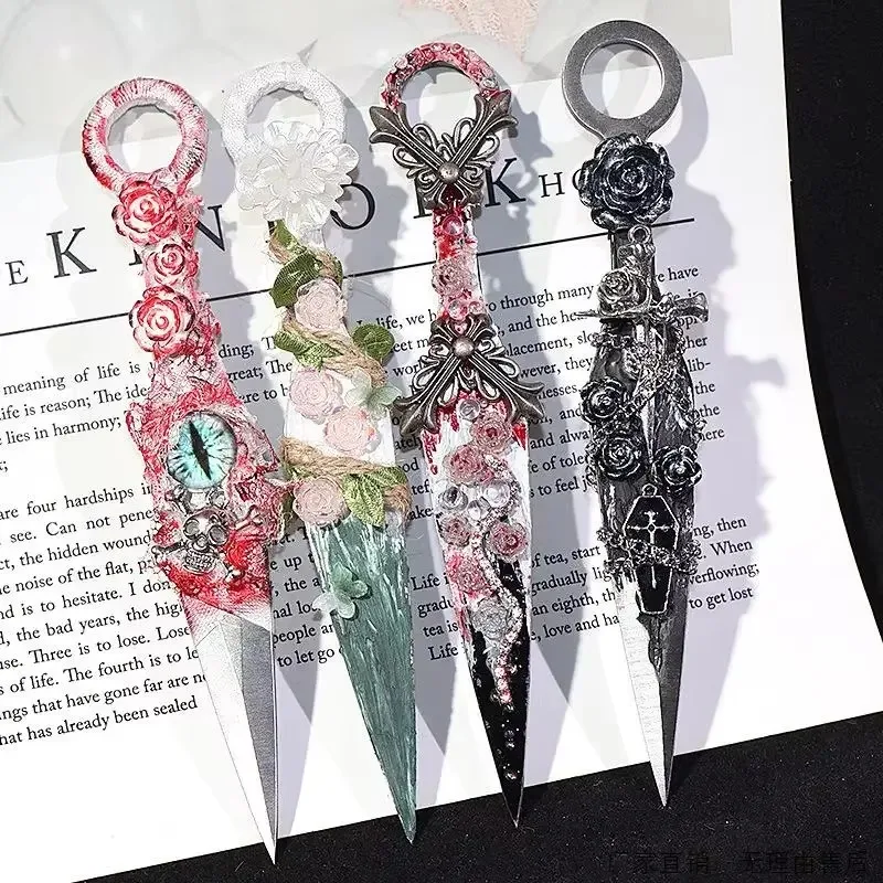 Užitočné nôž tmavý gotický štýl kovový kunai shuriken box Cutter cosplay dekoratívny prívesok stolna dekorácia roztomilý nôž