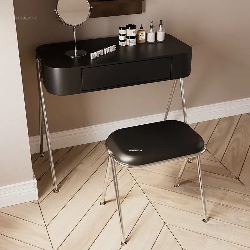 Vanity minimalistické make -up tobety luxusné moderný ins Malý byt s stoličkou pre make -upový stolík na domácu spálňu
