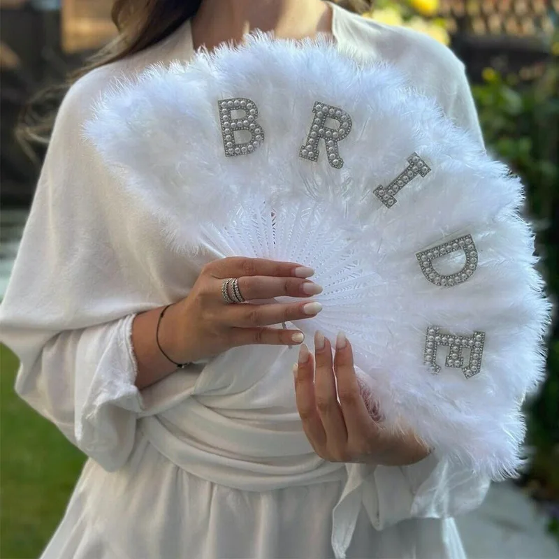 Vesta Feather Fan Fan White Bachelorette Hen do večierku bach víkend dievčatá výlet svadobná angažovanosť svadobná sprcha dekorácie darček