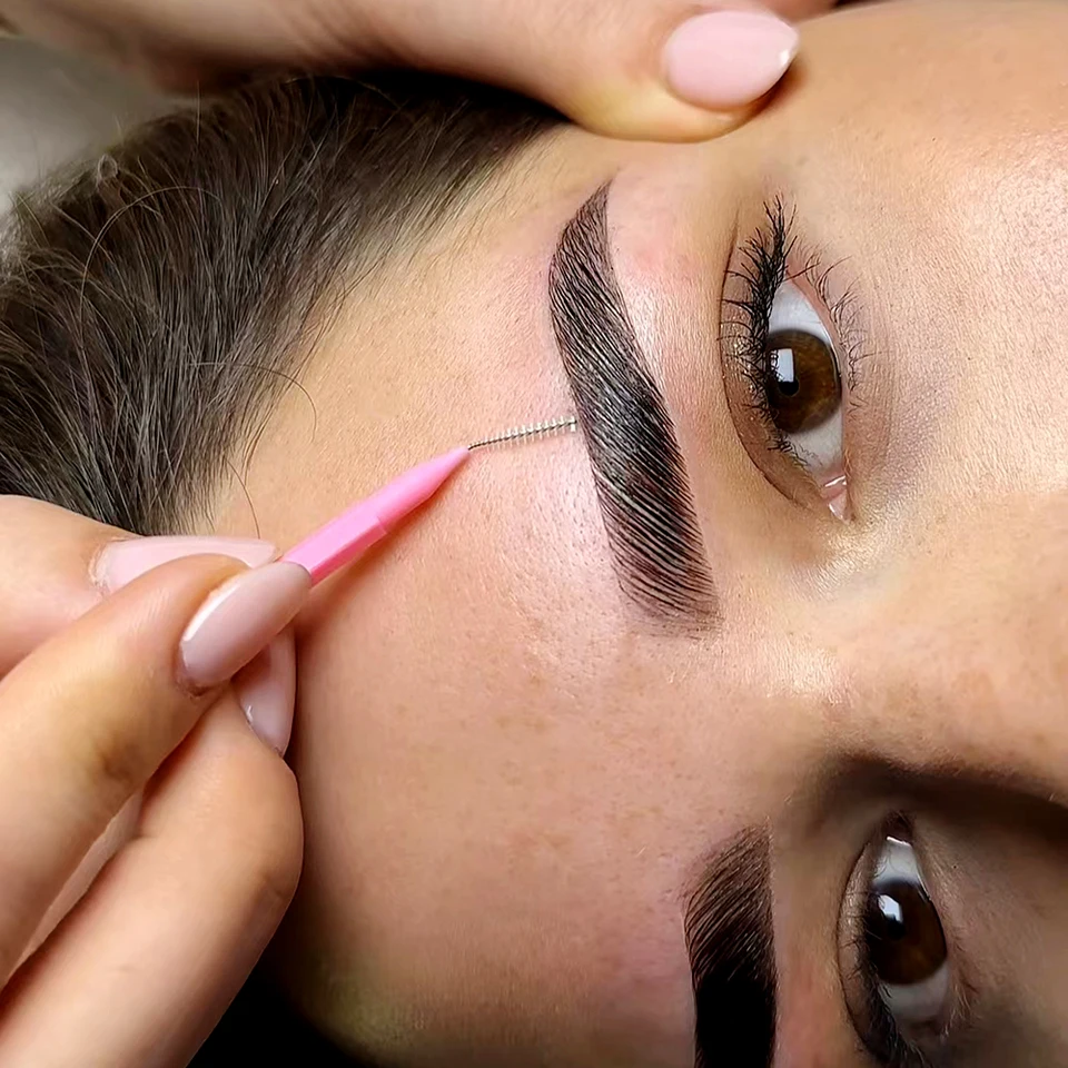 Veľkoobchod 10 PCS špáradlo make -up čistiaca nálepka Tint Private Label Bambus Drevené čelo hrebeňový hrebeň kefy na obočie na obočie