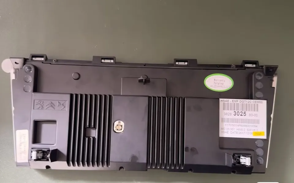Veľkoobchod Nový displej LCD s dotykovým panelom pre obrazovku pre krížové kĺb DS7 (x74) DVD navigácia 9828302580 RP 9834893380