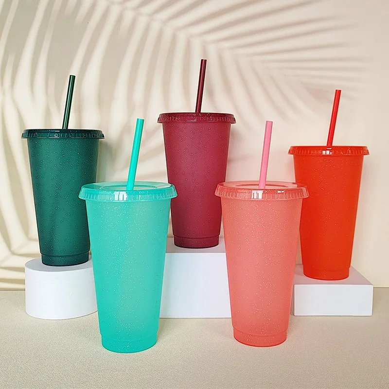 Veľká kapacita plastová slama šálka móda Nový potravinový stupeň PP Round Cup Out Catering Tea Bar viacfarebný 700 ml pitných šálok