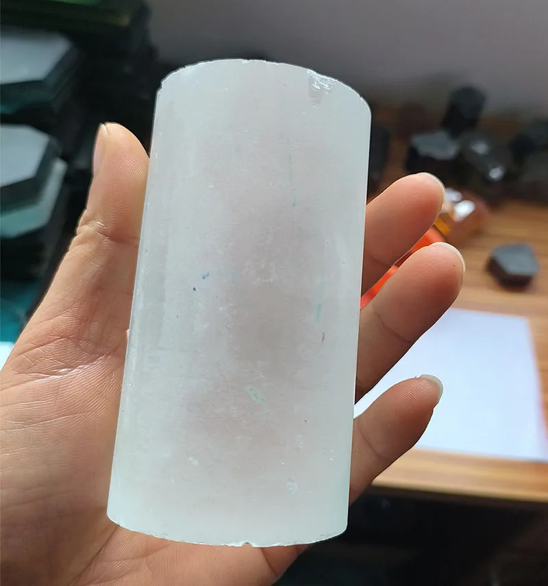 Veľká veľkosť 9.0 Tvrdosť biela syntetická korundum drsný kamenný stĺp laboratórium Vytvorená surovina Sapphire