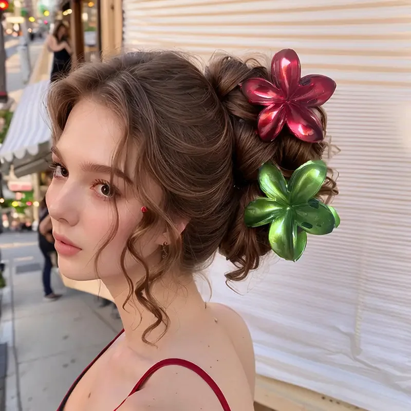 Vianočné festivaly roztomilé červené zelené farby Plumeria Flower Resin Hair Claws Clip Klip pre ženy Dievčatá trendové večierky Claws 2024