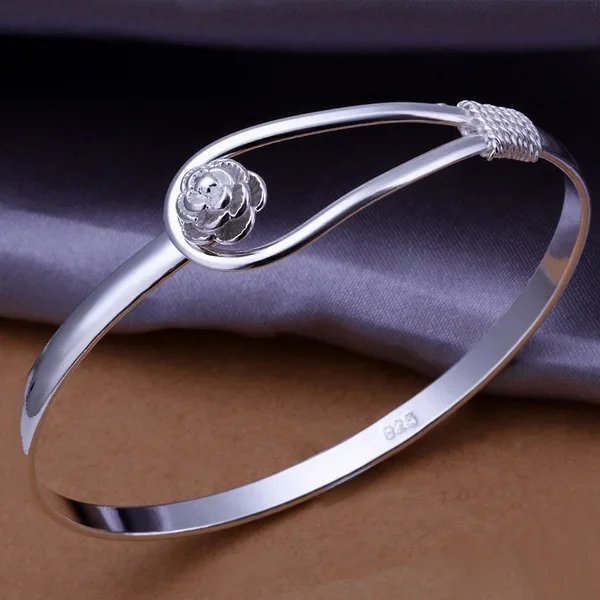 Vianočný darček 925 Sterling Silver Ofle Percerry Women Cute Girl Fashion ušľachtilé vlastnosti Žena kúzlo kvetinová pracka náramok