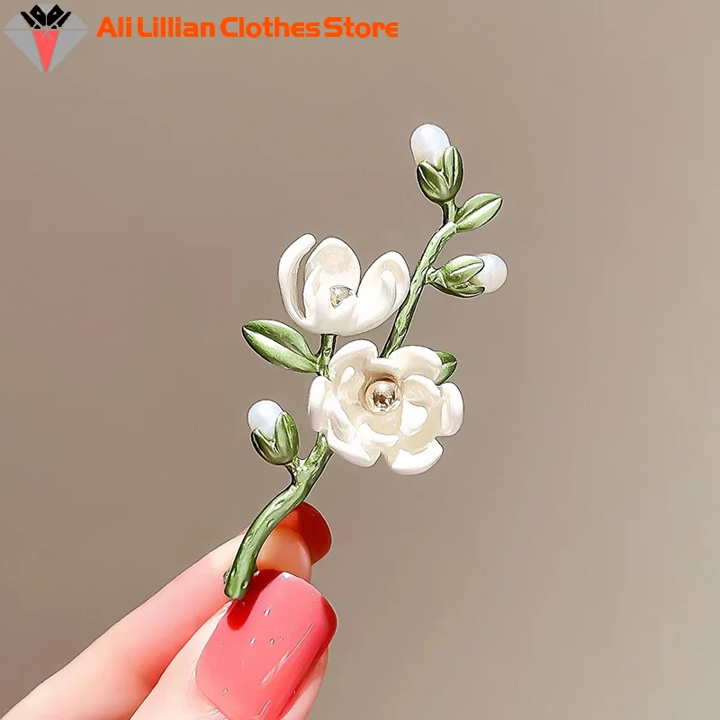 Vintage ENAMEL GREEN LILY MAGNOLIA BLOWE BOOCHES PRE ŽENY Svadby Banquet Office Broš