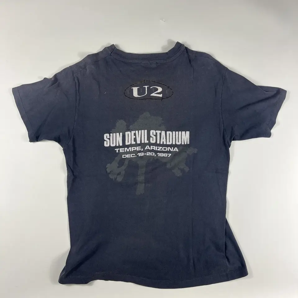 Vintage U2 T košeľa L v púštnom slnku Devil Stadium Tempe Arizona