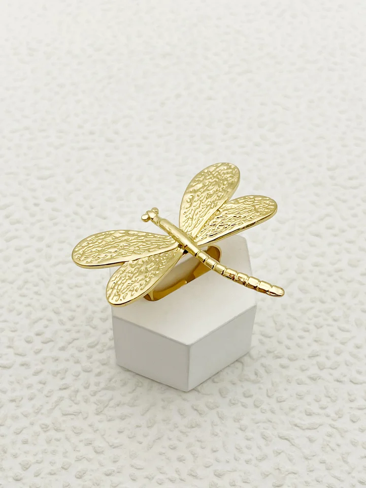 Vintage vintage kruh z nehrdzavejúcej ocele Dragonfly vhodný pre dámsky deň svätého Valentína, denné dochádzanie, večierky, dátumy