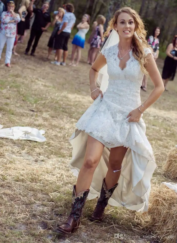Vintage vysoký nízky lacný sexy číry číry výkrik V-krka na puzdro Pleats 2025 Plus veľkosť čipky Svadobné šaty Vestido de noiva družičky šaty