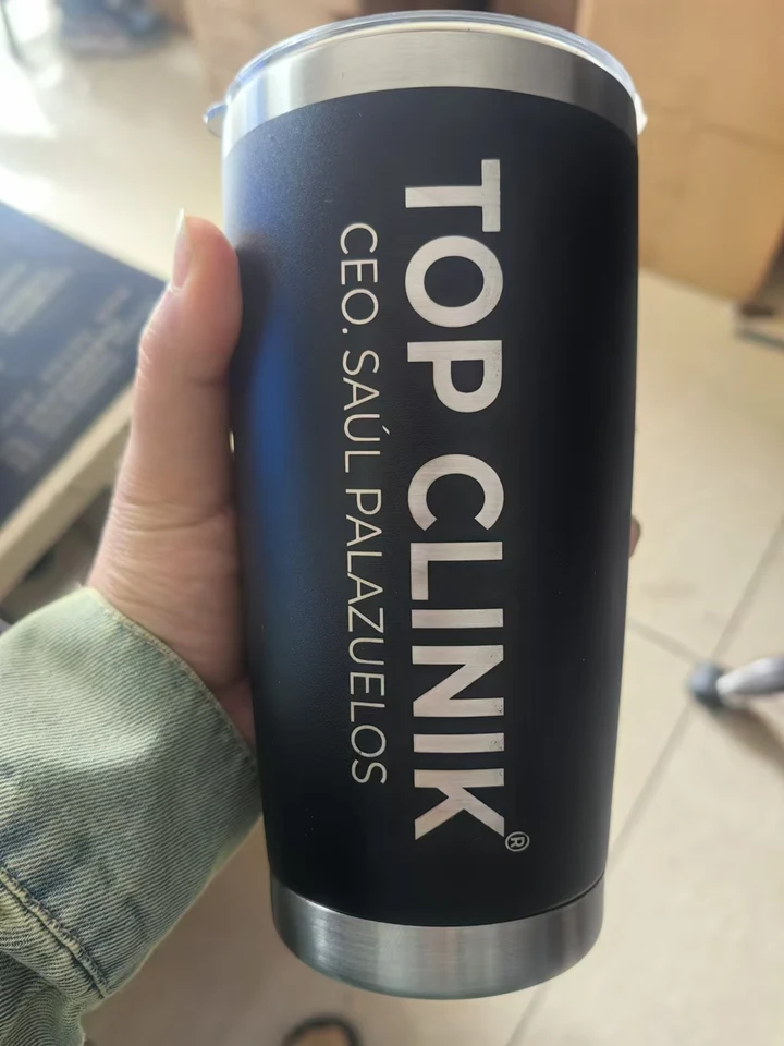 Vlastné logo 20 oz Punbler s vekom z nehrdzavejúcej ocele Vákua Izolované cestovné hrnče