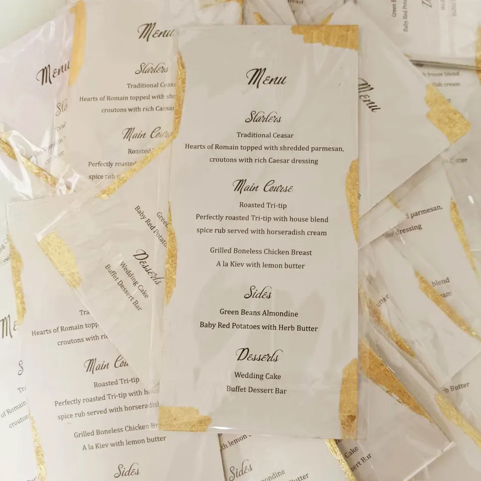 Vlastné logo Zlatá fólia ponuka ručne vyrobená svadobné ponuky Karty Prispôsobenie papierovej karty 50 ks biely papier