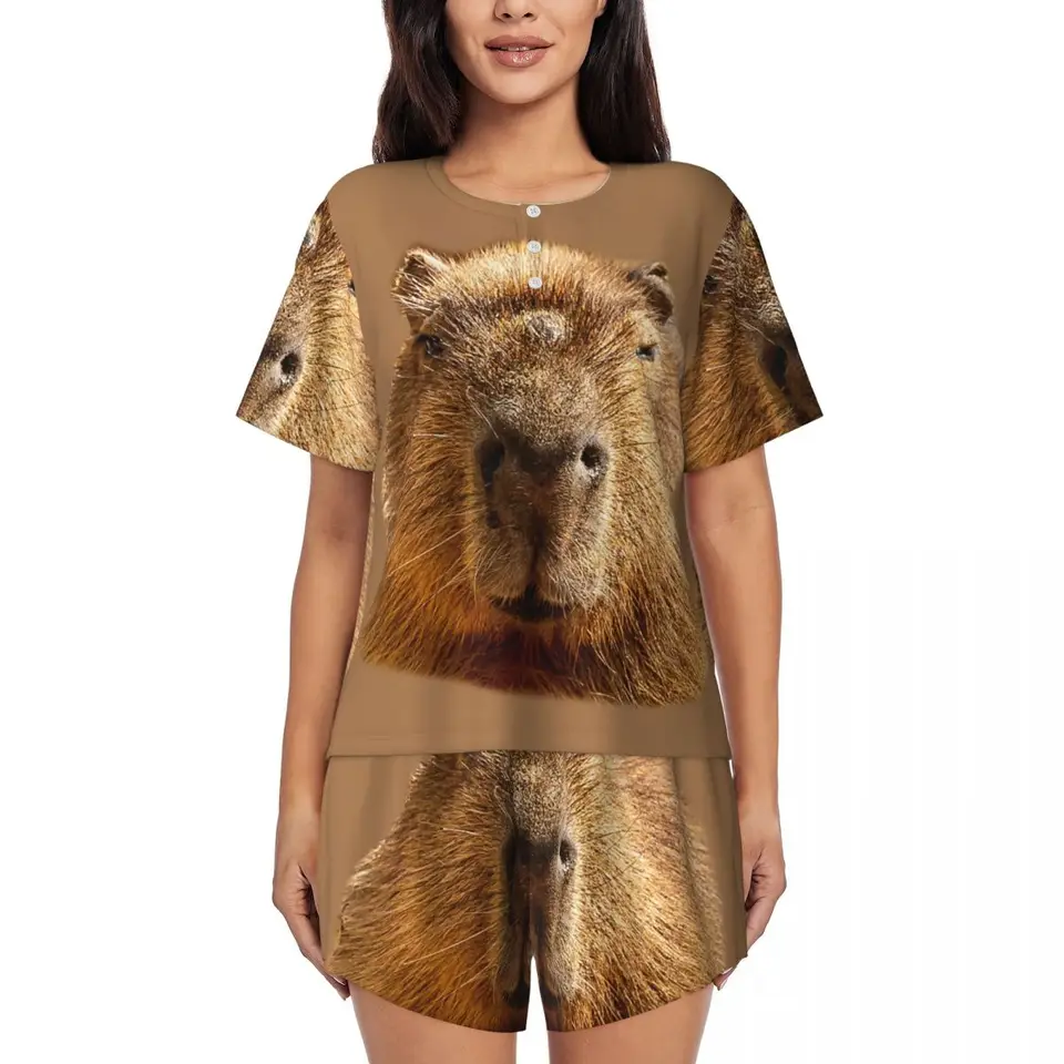 Vlastné tlačené ženy Capybara Dozing na slnečnom svite tlačiarenské pyžamy set s krátkym rukávom Sleewear Loungewear PJS 2 kusové súpravy