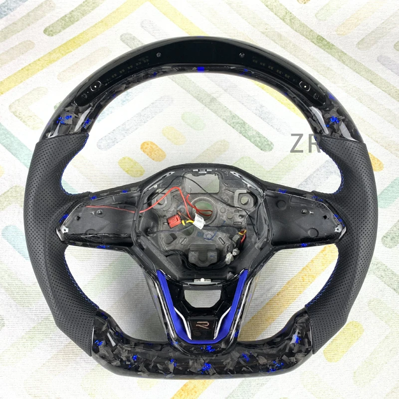 Vnútorné príslušenstvo automobilu kované LED displej volantu z uhlíkových vlákien pre Volkswagen Golf GTI MK8 Passat CC