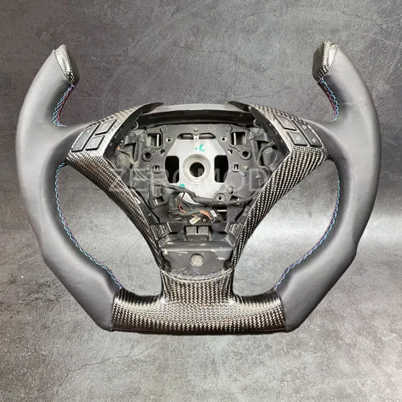 Volant z uhlíkových vlákien Prispôsobené pre BMW E60 E61 5 Series 530 523 525 520 535 545 ID 528 XDRIVE 2008 2009