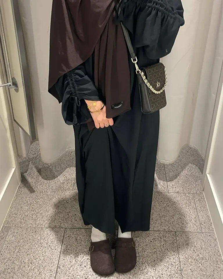 Voľné zatvorené abaya luxusné dubajské moslimské hidžábové šaty na rukávo