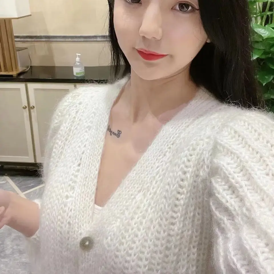 Voľný a lenivý Mohair Mäkký a pohodlný horný ručne vyrábaný slonovina White Warm Warm and Wool Woater vhodný pre mladé ženy